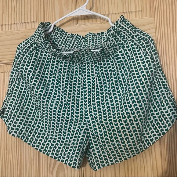 Green Patterned Women's Shorts - Picture 7 of 9